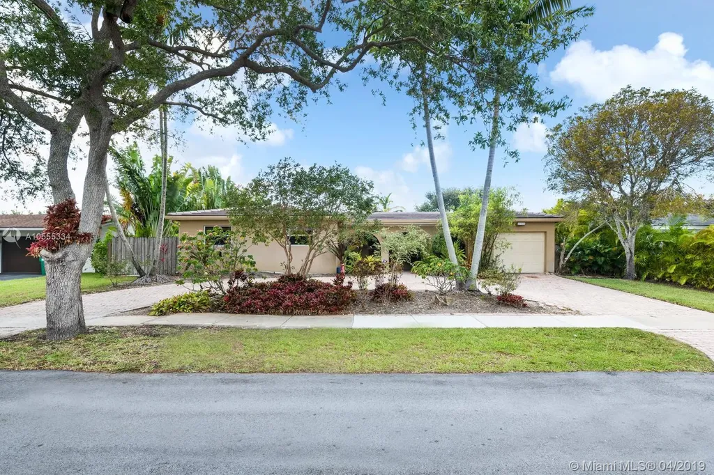 10040 SW 97th Court Miami FL 33176