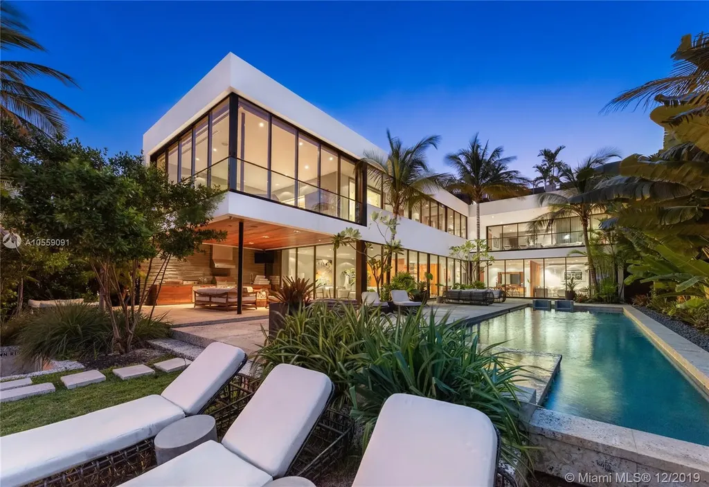 1142 N Venetian Drive Miami Beach FL 33139