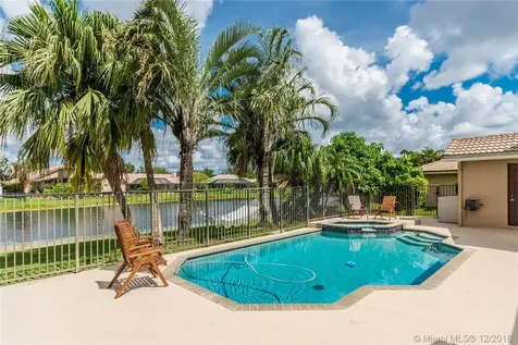 971 Lakewood Court Weston FL 33326