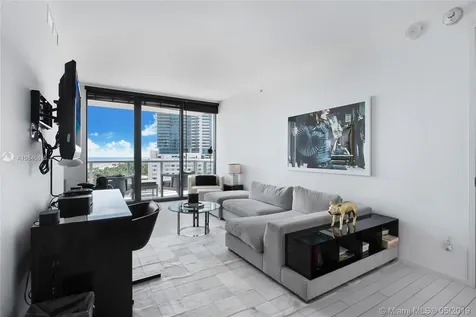 2201 Collins Avenue Miami Beach FL 33139