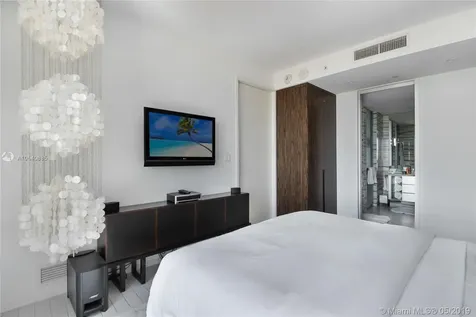 2201 Collins Avenue Miami Beach FL 33139
