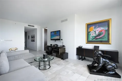 2201 Collins Avenue Miami Beach FL 33139