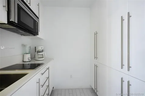 2201 Collins Avenue Miami Beach FL 33139