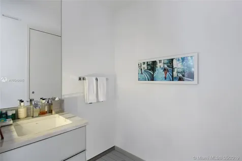 2201 Collins Avenue Miami Beach FL 33139