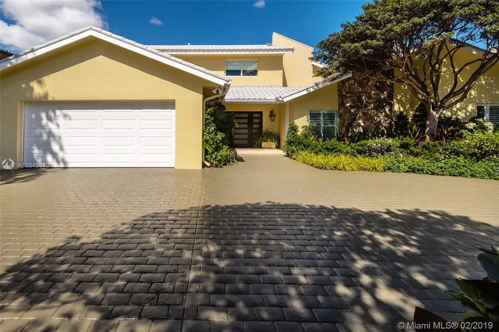 1711 NE 198th Terrace Miami FL 33179