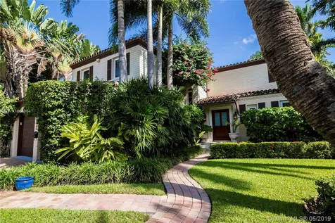 5715 N Bay Road Miami Beach FL 33140