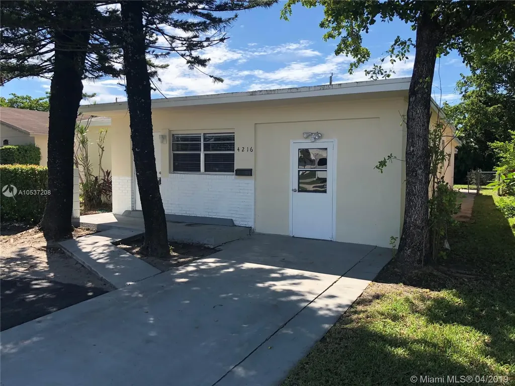 4216 Harrison Street Hollywood FL 33021