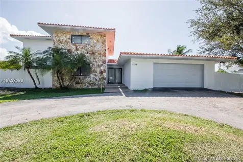 8284 SW 176th Terrace Palmetto Bay FL 33157