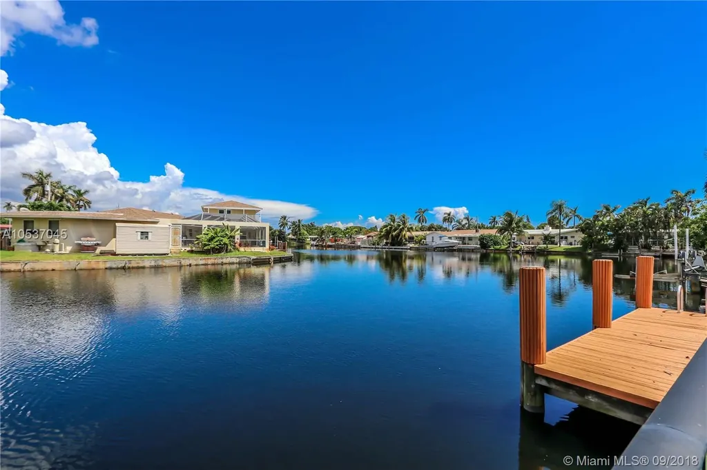 2815 Mckinley Street Hollywood FL 33020