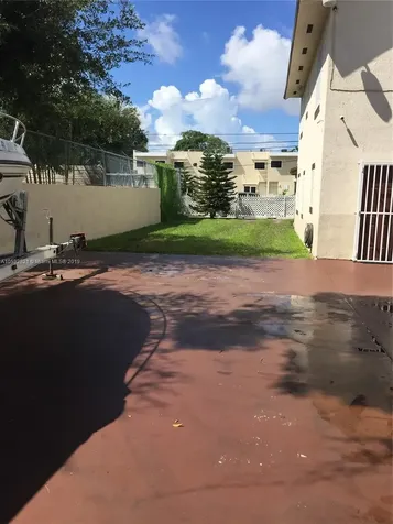 160 NW 27th Street Miami FL 33127