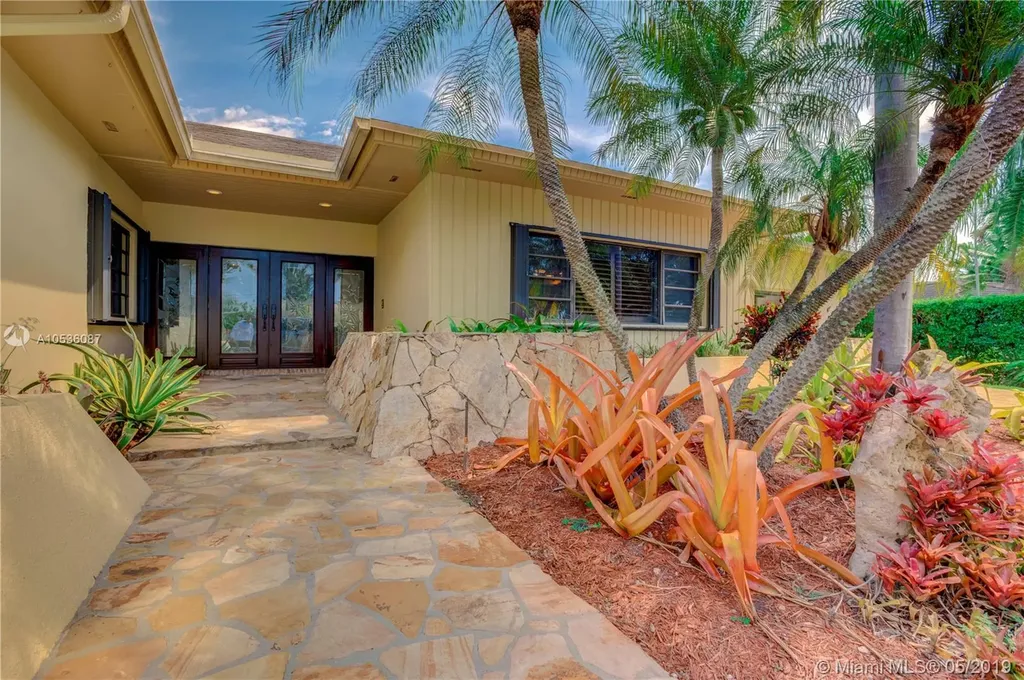 8591 SW 140th Terrace Palmetto Bay FL 33158