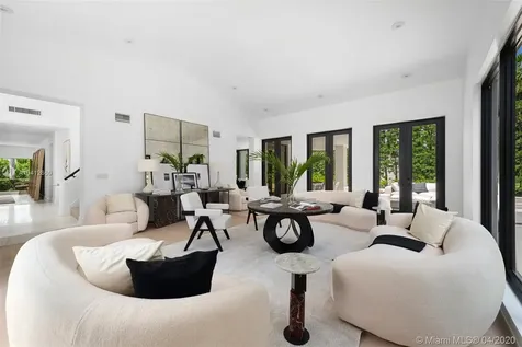 1425 W 25th Street Miami Beach FL 33140