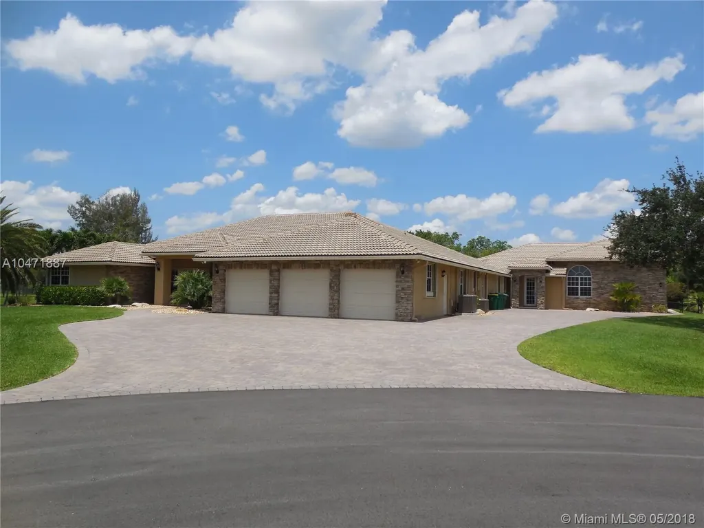 1461 NW 114th Avenue Plantation FL 33323