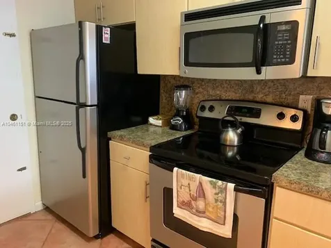 100 Lincoln Road Miami Beach FL 33139