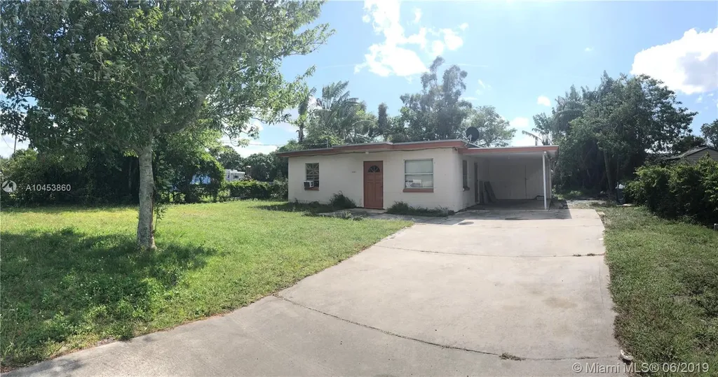 3105 S 23rd Street Fort Pierce FL 34982
