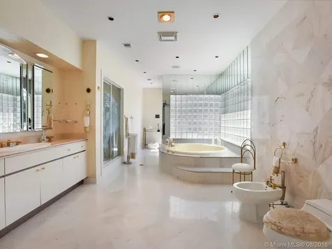 11 Bay Colony Lane Fort Lauderdale FL 33308