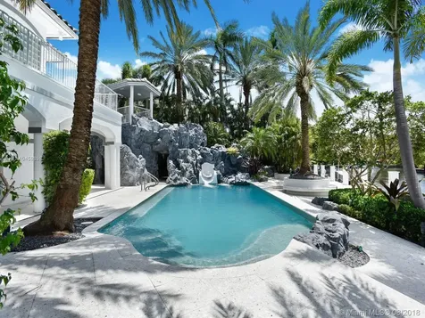 11 Bay Colony Lane Fort Lauderdale FL 33308