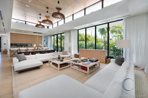 2300 Sunset Drive Miami Beach FL 33140