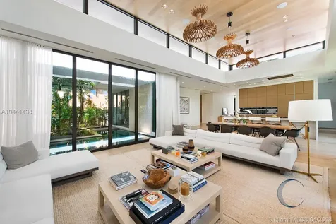 2300 Sunset Drive Miami Beach FL 33140