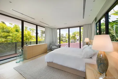 2300 Sunset Drive Miami Beach FL 33140