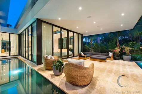 2300 Sunset Drive Miami Beach FL 33140