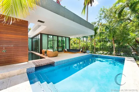 2300 Sunset Drive Miami Beach FL 33140