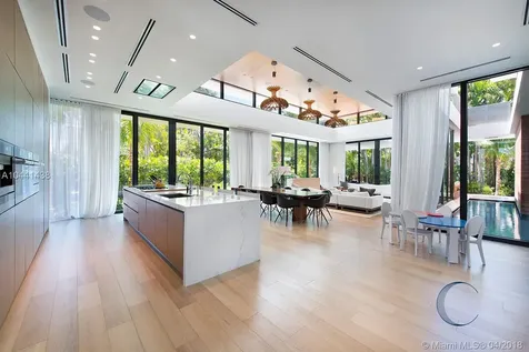 2300 Sunset Drive Miami Beach FL 33140