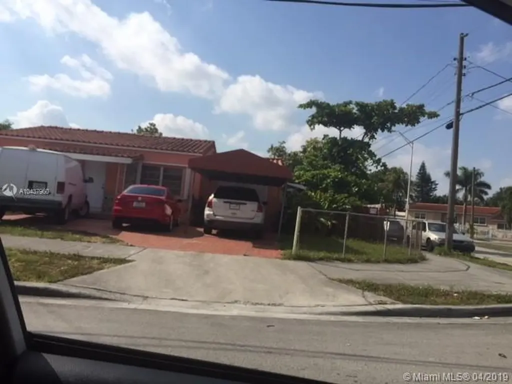 860 SE 10th Street Hialeah FL 33010