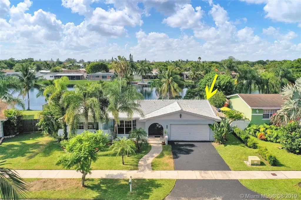 8224 SW 201st Terrace Cutler Bay FL 33189