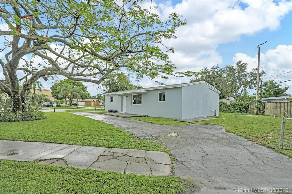 6660 Franklin Street Hollywood FL 33024