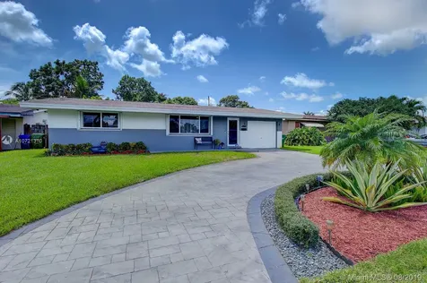 8560 NW 10th Street Pembroke Pines FL 33024