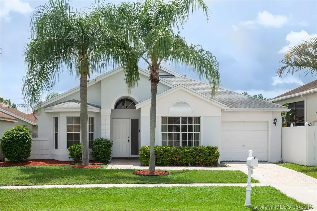 18932 La Costa Lane Boca Raton FL 33496
