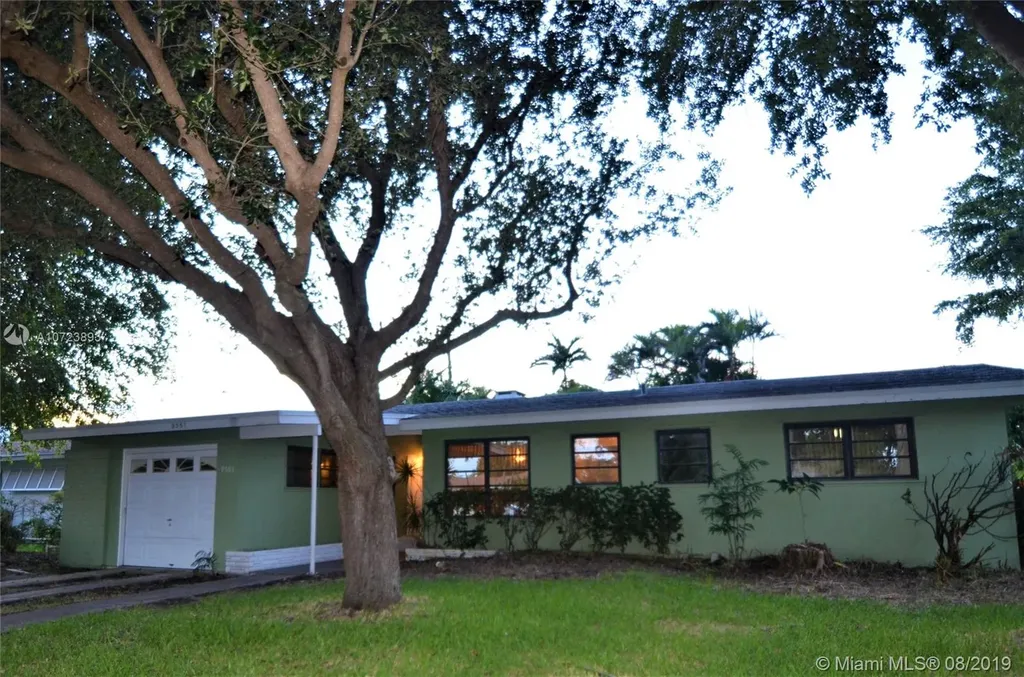 9561 Martinique Drive Cutler Bay FL 33189