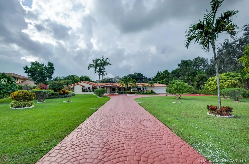 10750 SW 67th Avenue Pinecrest FL 33156