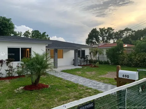 690 W 15th Street Hialeah FL 33010