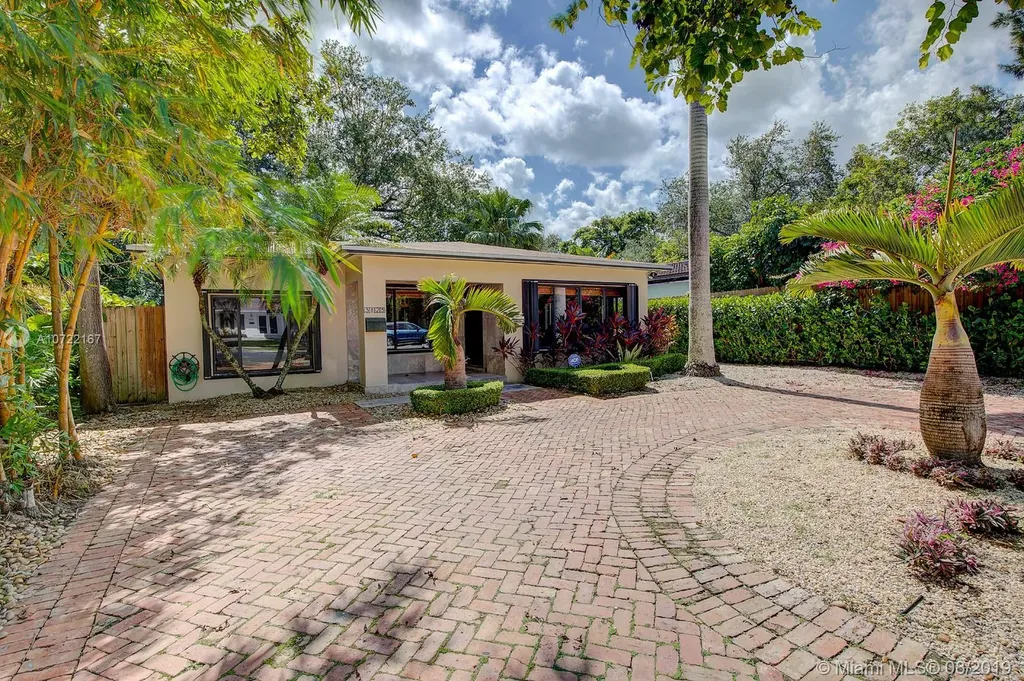 3825 S Le Jeune Road Coconut Grove FL 33146