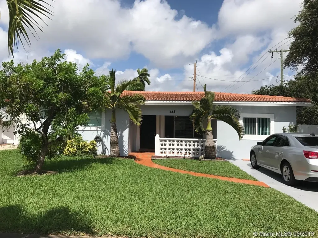 822 N 31st Road Hollywood FL 33021