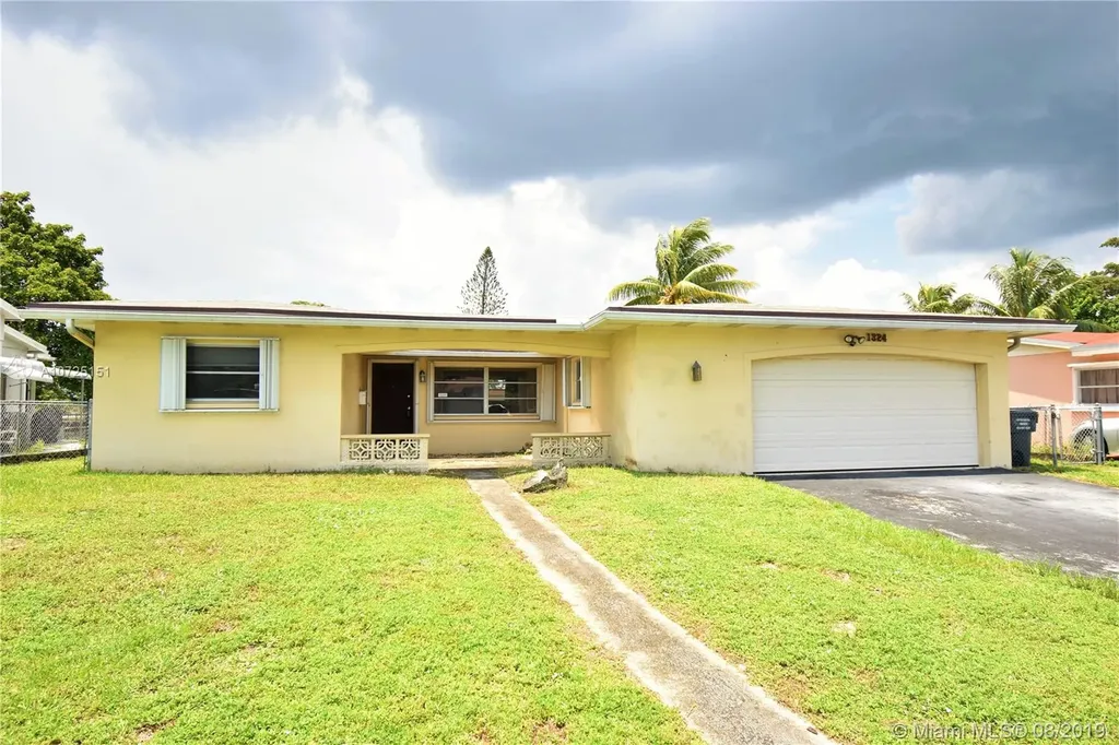 1324 N 74th Terrace Hollywood FL 33024