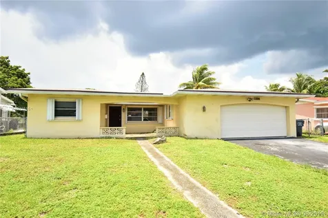 1324 N 74th Terrace Hollywood FL 33024