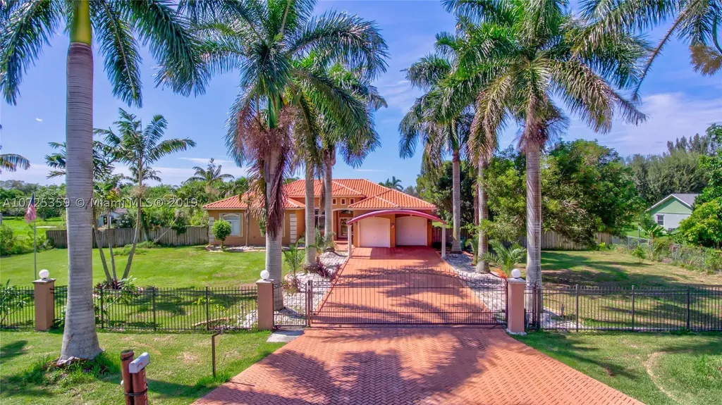 20050 SW 326th Street Homestead FL 33030