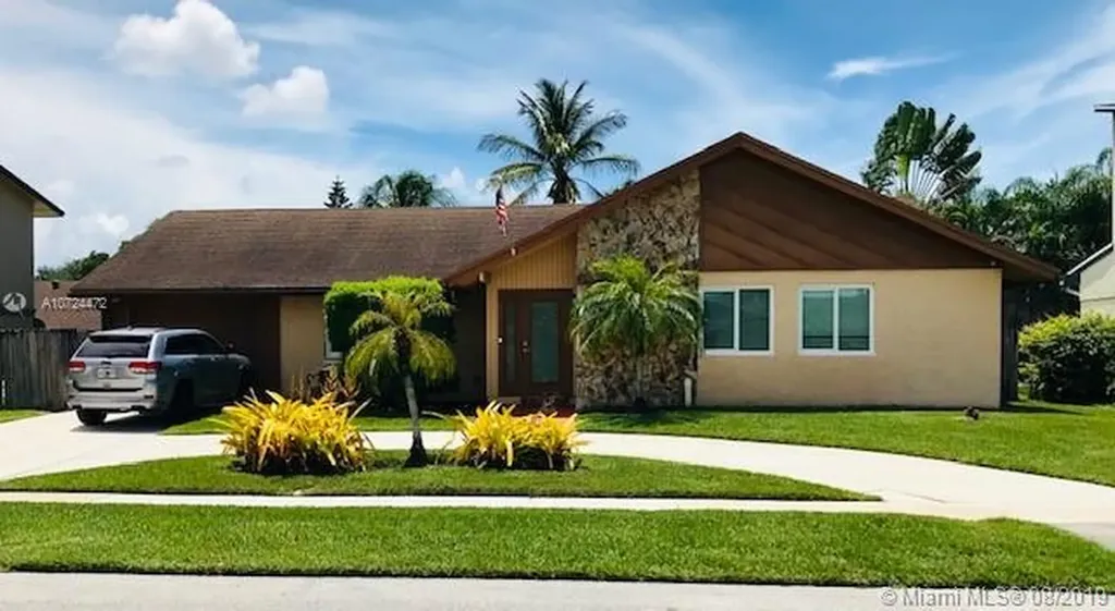 5241 SW 101st Avenue Cooper City FL 33328