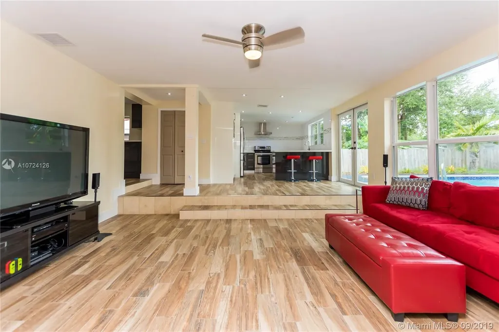 871 Wren Avenue Miami Springs FL 33166