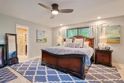 5800 SW 87th Way Cooper City FL 33328