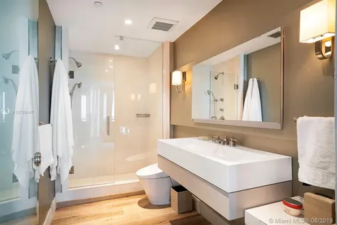 17121 Collins Avenue Sunny Isles Beach FL 33160