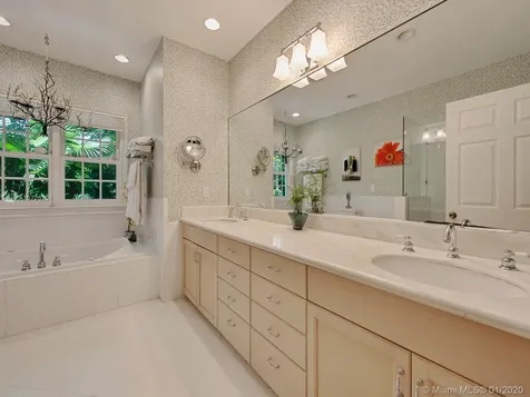 3671 N Bay Homes Drive Miami FL 33133