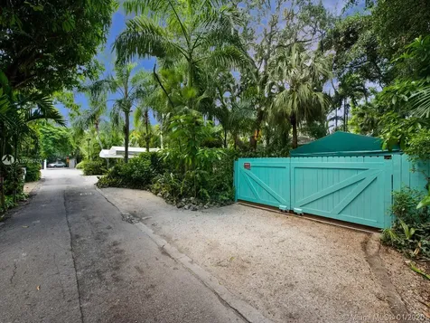3671 N Bay Homes Drive Miami FL 33133