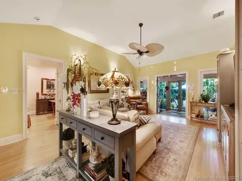 3671 N Bay Homes Drive Miami FL 33133