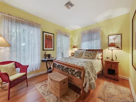 3671 N Bay Homes Drive Miami FL 33133