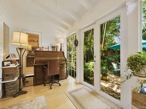 3671 N Bay Homes Drive Miami FL 33133