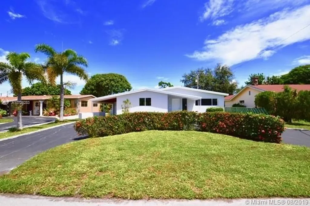 6721 Roosevelt Street Hollywood FL 33024